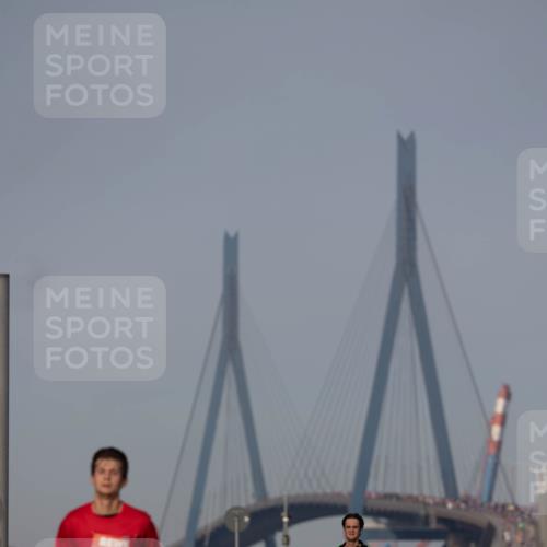 03.10.2026 - Köhlbrandbrückenlauf Michael Strokosch http://msf.ph/oto/10806947 03.10.2026 09:39:06 Position 3  meine-sportfotos.de