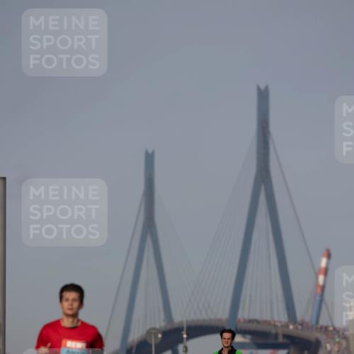 03.10.2026 - Köhlbrandbrückenlauf Michael Strokosch http://msf.ph/oto/10806948 03.10.2026 09:39:06 Position 3  meine-sportfotos.de