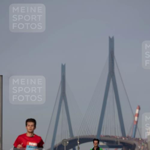 03.10.2026 - Köhlbrandbrückenlauf Michael Strokosch http://msf.ph/oto/10806949 03.10.2026 09:39:06 Position 3  meine-sportfotos.de