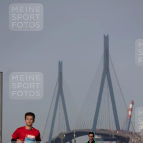03.10.2026 - Köhlbrandbrückenlauf Michael Strokosch http://msf.ph/oto/10806950 03.10.2026 09:39:06 Position 3  meine-sportfotos.de