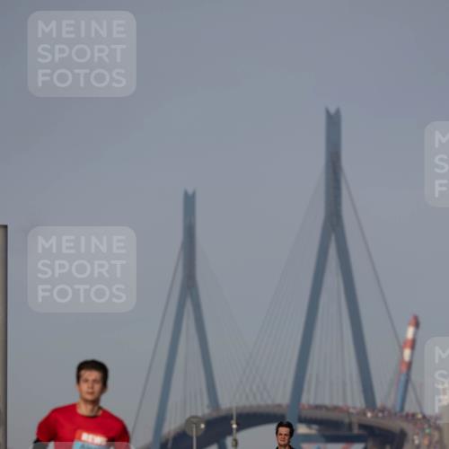 03.10.2026 - Köhlbrandbrückenlauf Michael Strokosch http://msf.ph/oto/10806952 03.10.2026 09:39:06 Position 3  meine-sportfotos.de