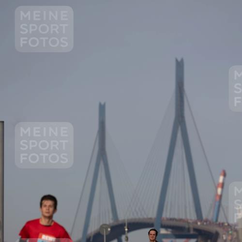 03.10.2026 - Köhlbrandbrückenlauf Michael Strokosch http://msf.ph/oto/10806953 03.10.2026 09:39:06 Position 3  meine-sportfotos.de
