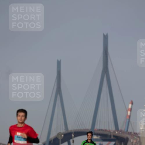 03.10.2026 - Köhlbrandbrückenlauf Michael Strokosch http://msf.ph/oto/10806954 03.10.2026 09:39:06 Position 3  meine-sportfotos.de