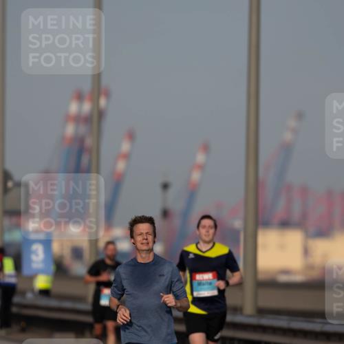 03.10.2026 - Köhlbrandbrückenlauf Michael Strokosch http://msf.ph/oto/10806963 03.10.2026 09:39:38 Position 3  meine-sportfotos.de
