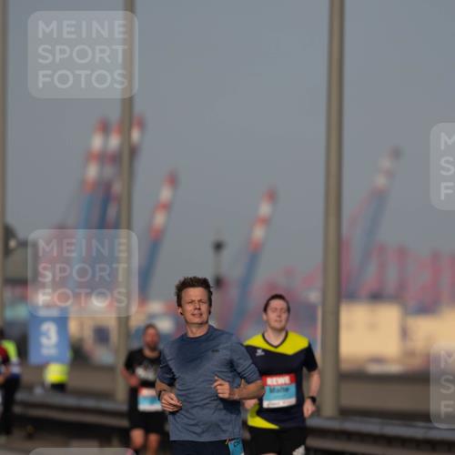 03.10.2026 - Köhlbrandbrückenlauf Michael Strokosch http://msf.ph/oto/10806966 03.10.2026 09:39:38 Position 3  meine-sportfotos.de