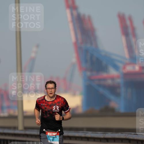 03.10.2026 - Köhlbrandbrückenlauf Michael Strokosch http://msf.ph/oto/10806984 03.10.2026 09:39:54 Position 3 1097 meine-sportfotos.de