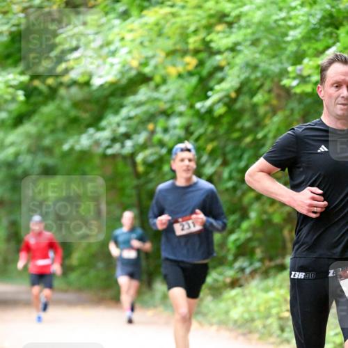 11.10.2026 - Bramfelder Halbmarathon 2026 Dr. Thomas Lammeyer http://msf.ph/oto/10816020 11.10.2026 09:50:40 Laufen 231, 3 meine-sportfotos.de