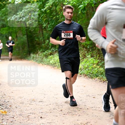 11.10.2026 - Bramfelder Halbmarathon 2026 Dr. Thomas Lammeyer http://msf.ph/oto/10818200 11.10.2026 10:01:16 Laufen 46, 288 meine-sportfotos.de