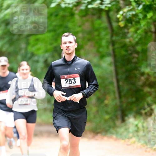 11.10.2026 - Bramfelder Halbmarathon 2026 Dr. Thomas Lammeyer http://msf.ph/oto/10820699 11.10.2026 10:22:48 Laufen 463, 253, 49 meine-sportfotos.de