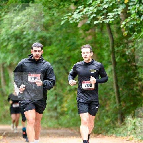 11.10.2026 - Bramfelder Halbmarathon 2026 Dr. Thomas Lammeyer http://msf.ph/oto/10821965 11.10.2026 10:30:59 Laufen 709, 708 meine-sportfotos.de