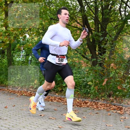 11.10.2026 - Bramfelder Halbmarathon 2026 J. Mangold http://msf.ph/oto/10822462 11.10.2026 10:16:55 Laufen 351, 595, 629 meine-sportfotos.de