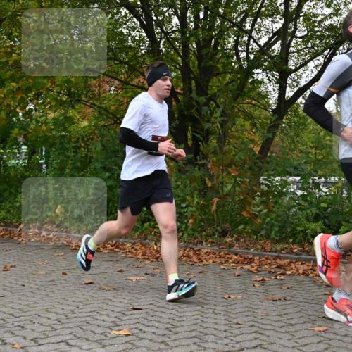 11.10.2026 - Bramfelder Halbmarathon 2026 J. Mangold http://msf.ph/oto/10822766 11.10.2026 10:22:12 Laufen 230, 240, 272, 275, 730, 816 meine-sportfotos.de