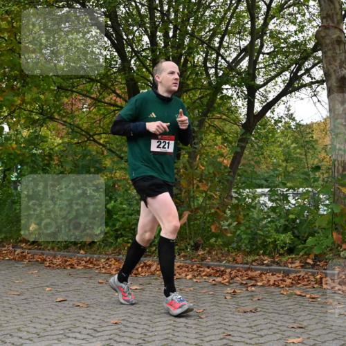 11.10.2026 - Bramfelder Halbmarathon 2026 J. Mangold http://msf.ph/oto/10822925 11.10.2026 10:23:24 Laufen 9, 221 meine-sportfotos.de