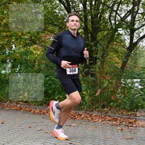 11.10.2026 - Bramfelder Halbmarathon 2026 J. Mangold http://msf.ph/oto/10823115 11.10.2026 10:27:57 Laufen 368, 521, 526, 637, 725, 735 meine-sportfotos.de