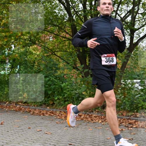 11.10.2026 - Bramfelder Halbmarathon 2026 J. Mangold http://msf.ph/oto/10823117 11.10.2026 10:27:57 Laufen 368, 521, 526, 637, 725, 735 meine-sportfotos.de