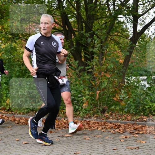 11.10.2026 - Bramfelder Halbmarathon 2026 J. Mangold http://msf.ph/oto/10823213 11.10.2026 10:30:04 Laufen 3, 25, 75, 80, 376, 580, 636, 734, 793 meine-sportfotos.de