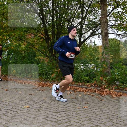 11.10.2026 - Bramfelder Halbmarathon 2026 J. Mangold http://msf.ph/oto/10823394 11.10.2026 10:32:13 Laufen 254 meine-sportfotos.de