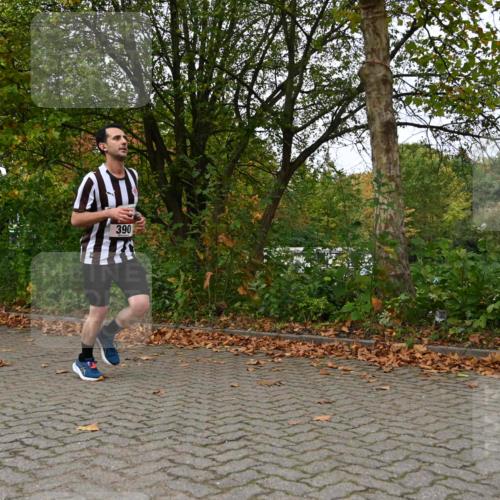 11.10.2026 - Bramfelder Halbmarathon 2026 J. Mangold http://msf.ph/oto/10823457 11.10.2026 10:32:46 Laufen 374, 390 meine-sportfotos.de