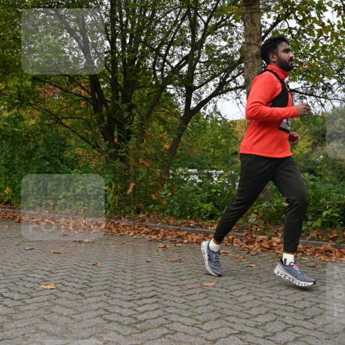 11.10.2026 - Bramfelder Halbmarathon 2026 J. Mangold http://msf.ph/oto/10823475 11.10.2026 10:32:52 Laufen 390, 427 meine-sportfotos.de