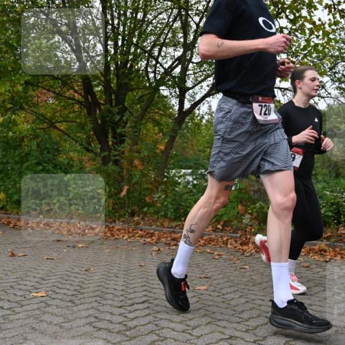 11.10.2026 - Bramfelder Halbmarathon 2026 J. Mangold http://msf.ph/oto/10823539 11.10.2026 10:33:15 Laufen 34, 329, 429, 452, 605, 720 meine-sportfotos.de