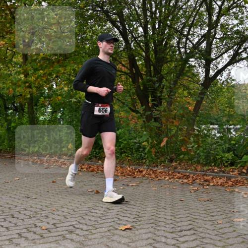 11.10.2026 - Bramfelder Halbmarathon 2026 J. Mangold http://msf.ph/oto/10823868 11.10.2026 10:36:06 Laufen 656 meine-sportfotos.de