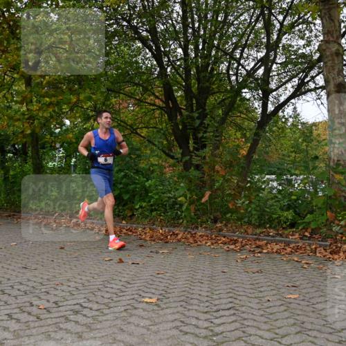 11.10.2026 - Bramfelder Halbmarathon 2026 J. Mangold http://msf.ph/oto/10823915 11.10.2026 10:36:43 Laufen 6, 371, 392, 560 meine-sportfotos.de