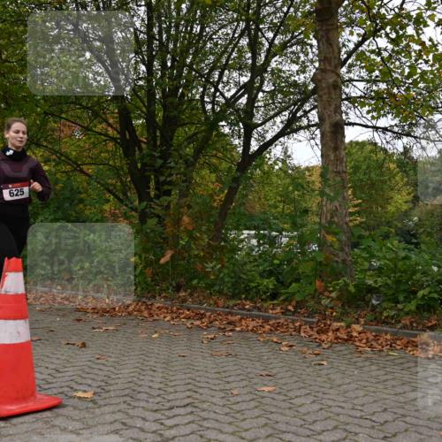 11.10.2026 - Bramfelder Halbmarathon 2026 J. Mangold http://msf.ph/oto/10824077 11.10.2026 10:39:52 Laufen 496 meine-sportfotos.de