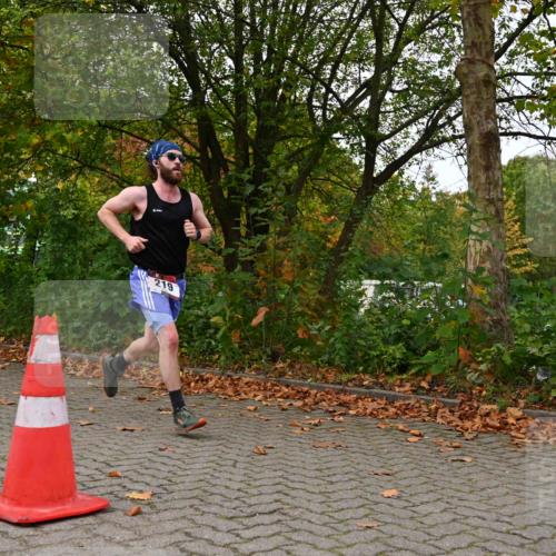 11.10.2026 - Bramfelder Halbmarathon 2026 J. Mangold http://msf.ph/oto/10824251 11.10.2026 10:42:18 Laufen 219 meine-sportfotos.de