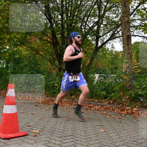 11.10.2026 - Bramfelder Halbmarathon 2026 J. Mangold http://msf.ph/oto/10824253 11.10.2026 10:42:18 Laufen 219 meine-sportfotos.de