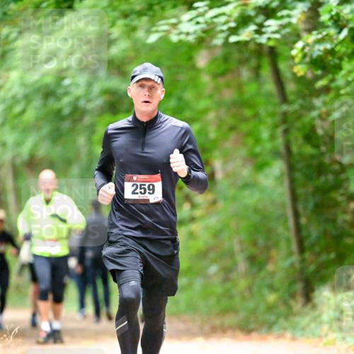11.10.2026 - Bramfelder Halbmarathon 2026 Dr. Thomas Lammeyer http://msf.ph/oto/10825278 11.10.2026 10:48:53 Laufen 259, 274 meine-sportfotos.de