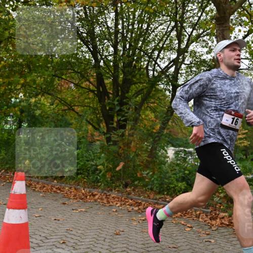 11.10.2026 - Bramfelder Halbmarathon 2026 J. Mangold http://msf.ph/oto/10827654 11.10.2026 10:42:43 Laufen 16, 357 meine-sportfotos.de
