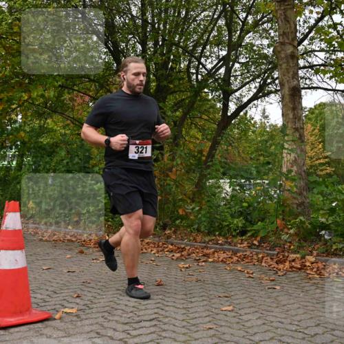 11.10.2026 - Bramfelder Halbmarathon 2026 J. Mangold http://msf.ph/oto/10827847 11.10.2026 10:44:31 Laufen 212, 296, 321, 349 meine-sportfotos.de