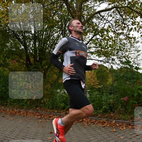 11.10.2026 - Bramfelder Halbmarathon 2026 J. Mangold http://msf.ph/oto/10827985 11.10.2026 10:45:52 Laufen 88, 730 meine-sportfotos.de