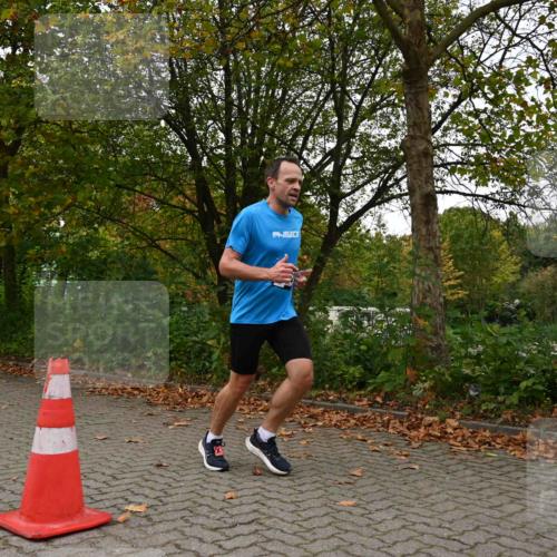 11.10.2026 - Bramfelder Halbmarathon 2026 J. Mangold http://msf.ph/oto/10828192 11.10.2026 10:48:39 Laufen 562, 563, 734 meine-sportfotos.de