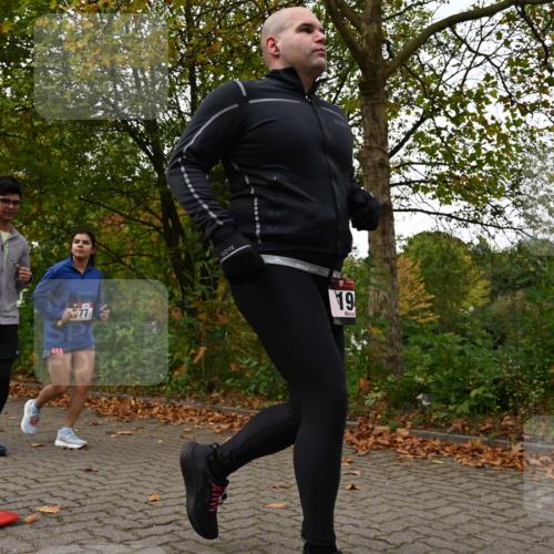 11.10.2026 - Bramfelder Halbmarathon 2026 J. Mangold http://msf.ph/oto/10828217 11.10.2026 10:49:36 Laufen 194, 577, 589, 611 meine-sportfotos.de