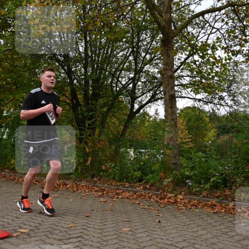 11.10.2026 - Bramfelder Halbmarathon 2026 J. Mangold http://msf.ph/oto/10828233 11.10.2026 10:49:46 Laufen 330 meine-sportfotos.de