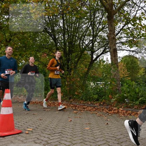 11.10.2026 - Bramfelder Halbmarathon 2026 J. Mangold http://msf.ph/oto/10828291 11.10.2026 10:50:55 Laufen 132, 288, 365, 401, 435, 514, 766 meine-sportfotos.de