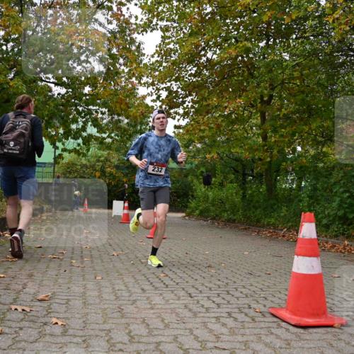 11.10.2026 - Bramfelder Halbmarathon 2026 J. Mangold http://msf.ph/oto/10828587 11.10.2026 10:56:06 Laufen 232, 478 meine-sportfotos.de