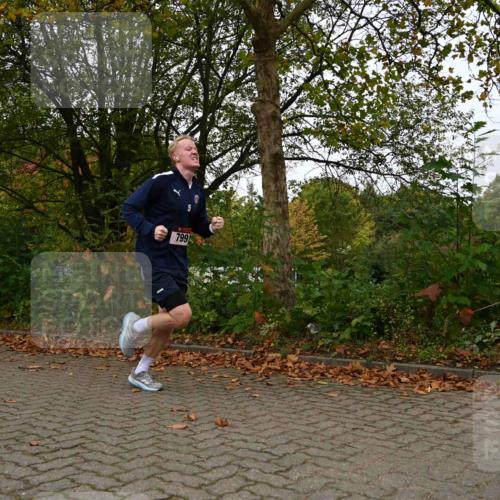 11.10.2026 - Bramfelder Halbmarathon 2026 J. Mangold http://msf.ph/oto/10828860 11.10.2026 10:59:39 Laufen 239, 799 meine-sportfotos.de
