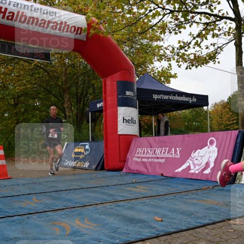 11.10.2026 - Bramfelder Halbmarathon 2026 J. Mangold http://msf.ph/oto/10828920 11.10.2026 11:00:35 Laufen 62, 432, 452, 567, 605, 738 meine-sportfotos.de