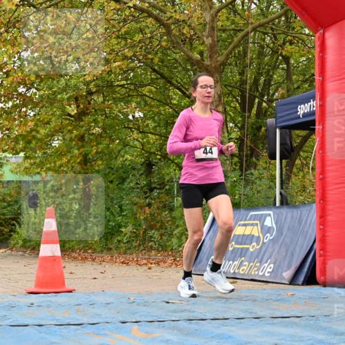 11.10.2026 - Bramfelder Halbmarathon 2026 J. Mangold http://msf.ph/oto/10829222 11.10.2026 11:02:31 Laufen 44, 429 meine-sportfotos.de