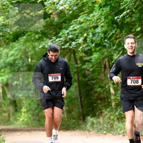 11.10.2026 - Bramfelder Halbmarathon 2026 Dr. Thomas Lammeyer http://msf.ph/oto/10829275 11.10.2026 11:09:16 Laufen 709, 708 meine-sportfotos.de