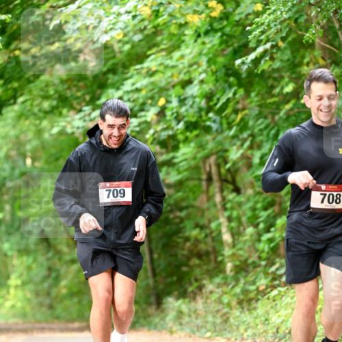 11.10.2026 - Bramfelder Halbmarathon 2026 Dr. Thomas Lammeyer http://msf.ph/oto/10829286 11.10.2026 11:09:17 Laufen 709, 708 meine-sportfotos.de
