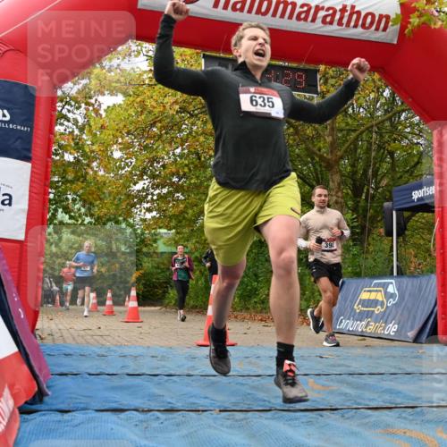 11.10.2026 - Bramfelder Halbmarathon 2026 J. Mangold http://msf.ph/oto/10829345 11.10.2026 11:04:28 Laufen 271, 371, 392, 428, 576, 635 meine-sportfotos.de