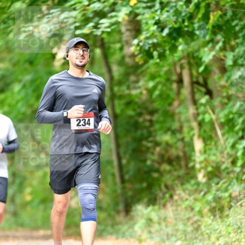 11.10.2026 - Bramfelder Halbmarathon 2026 Dr. Thomas Lammeyer http://msf.ph/oto/10829396 11.10.2026 11:10:17 Laufen 234 meine-sportfotos.de
