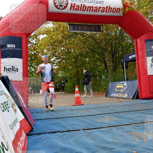 11.10.2026 - Bramfelder Halbmarathon 2026 J. Mangold http://msf.ph/oto/10829537 11.10.2026 11:06:36 Laufen 98, 147, 495 meine-sportfotos.de