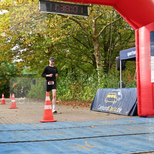 11.10.2026 - Bramfelder Halbmarathon 2026 J. Mangold http://msf.ph/oto/10829723 11.10.2026 11:08:00 Laufen 565, 656 meine-sportfotos.de