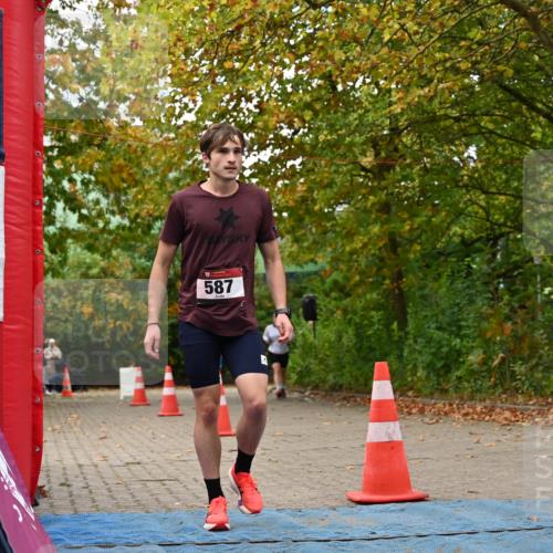 11.10.2026 - Bramfelder Halbmarathon 2026 J. Mangold http://msf.ph/oto/10829875 11.10.2026 11:09:17 Laufen  meine-sportfotos.de