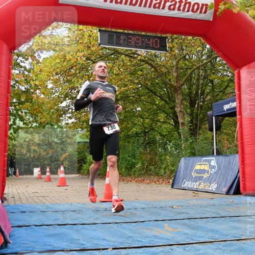 11.10.2026 - Bramfelder Halbmarathon 2026 J. Mangold http://msf.ph/oto/10829943 11.10.2026 11:09:39 Laufen 274, 730 meine-sportfotos.de