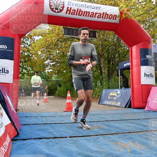 11.10.2026 - Bramfelder Halbmarathon 2026 J. Mangold http://msf.ph/oto/10830042 11.10.2026 11:10:21 Laufen 9, 88, 230 meine-sportfotos.de